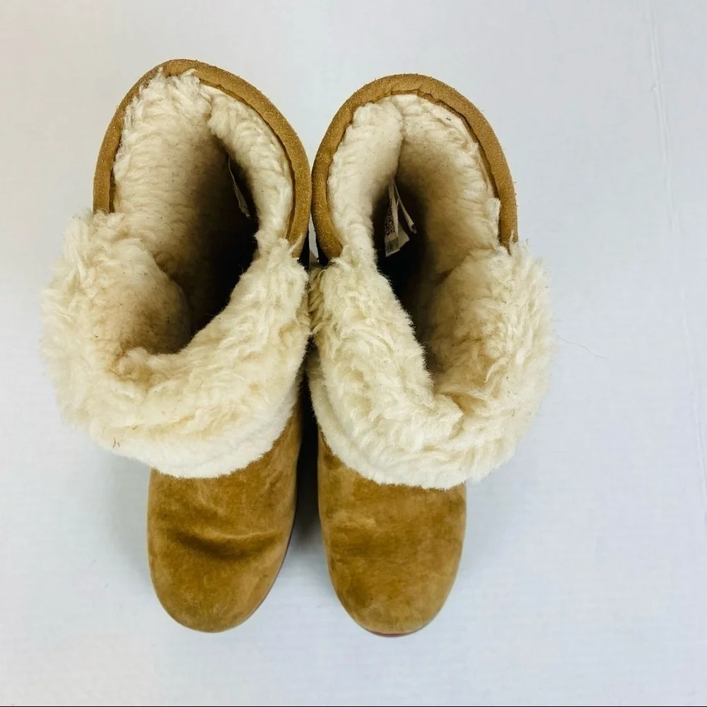 UGG Sherpa Lined Buckle Boots Size 4